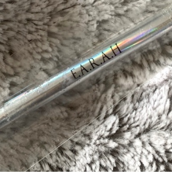 F.A.R.A.H  22E SHADE AND BLEND BRUSH - Picture 10 of 10